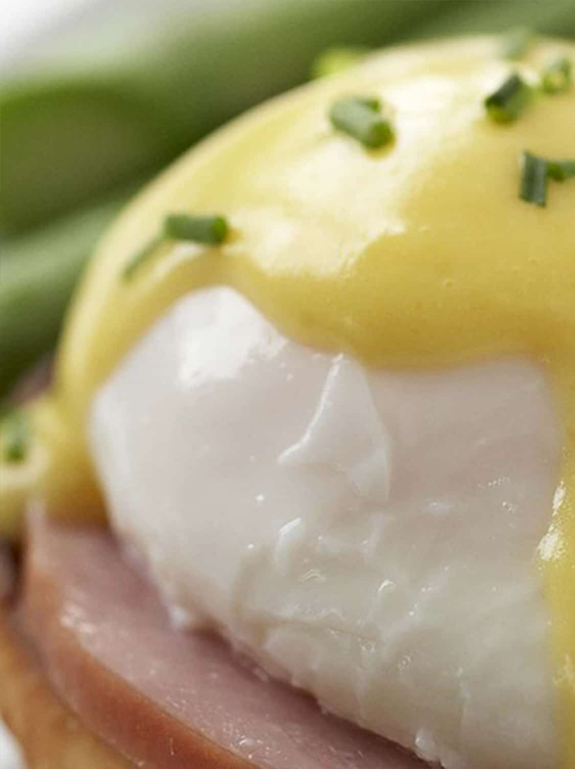 Super Easy POACH Eggs 2 TECHNIQUES! 