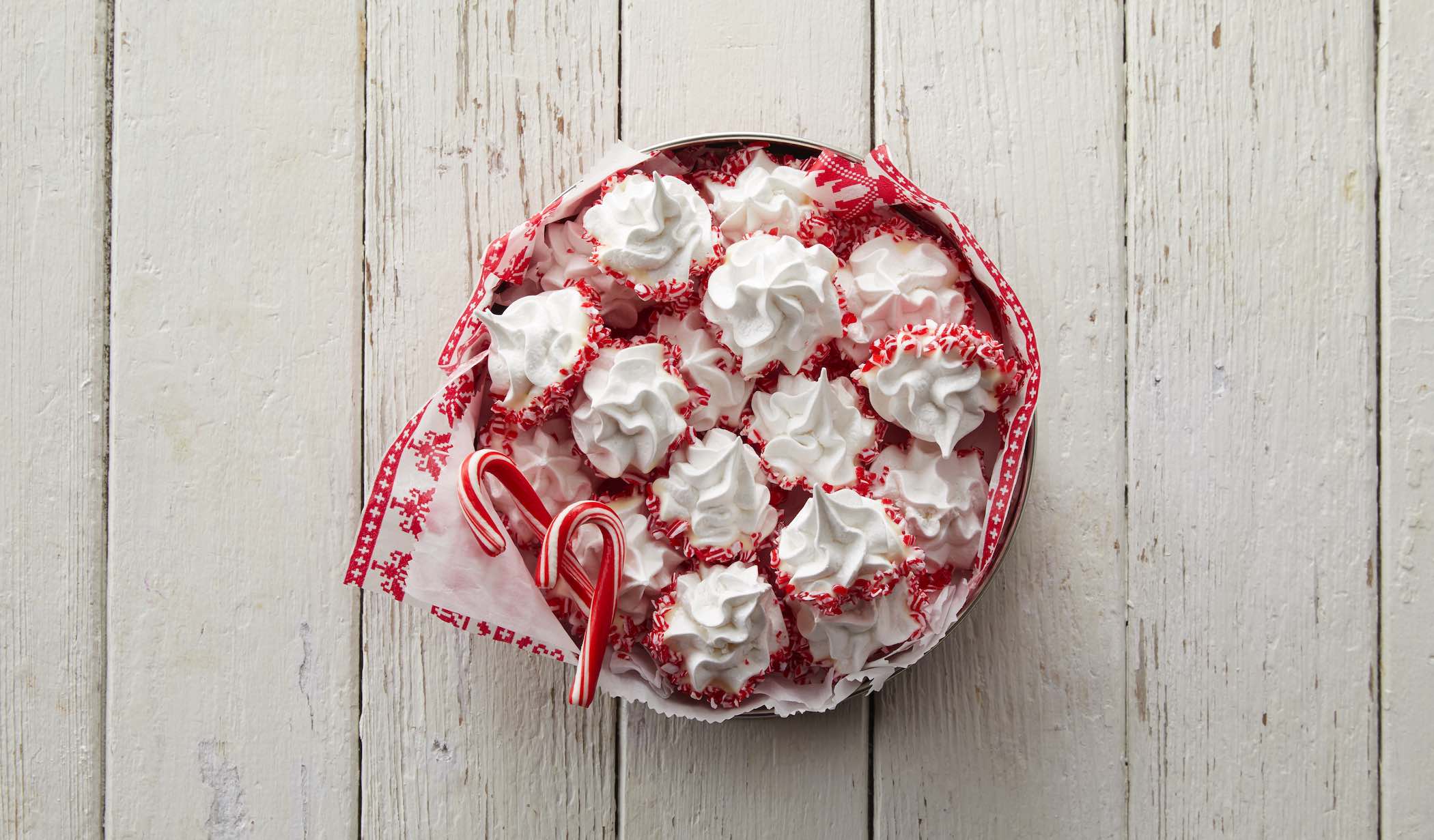 Peppermint Snow Peak Meringue Cookies