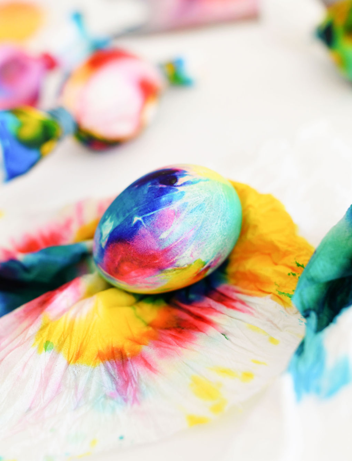 How to Decorate Tye-Dye Eggs