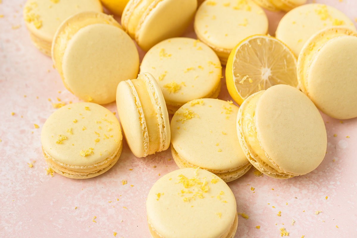 Lemon Curd Macarons