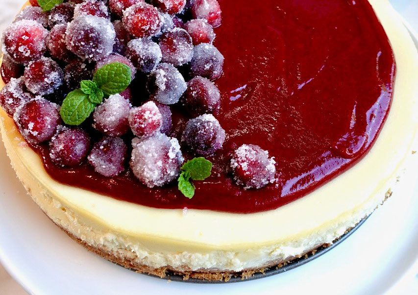 Christmas Cranberry Creamy Cheesecake