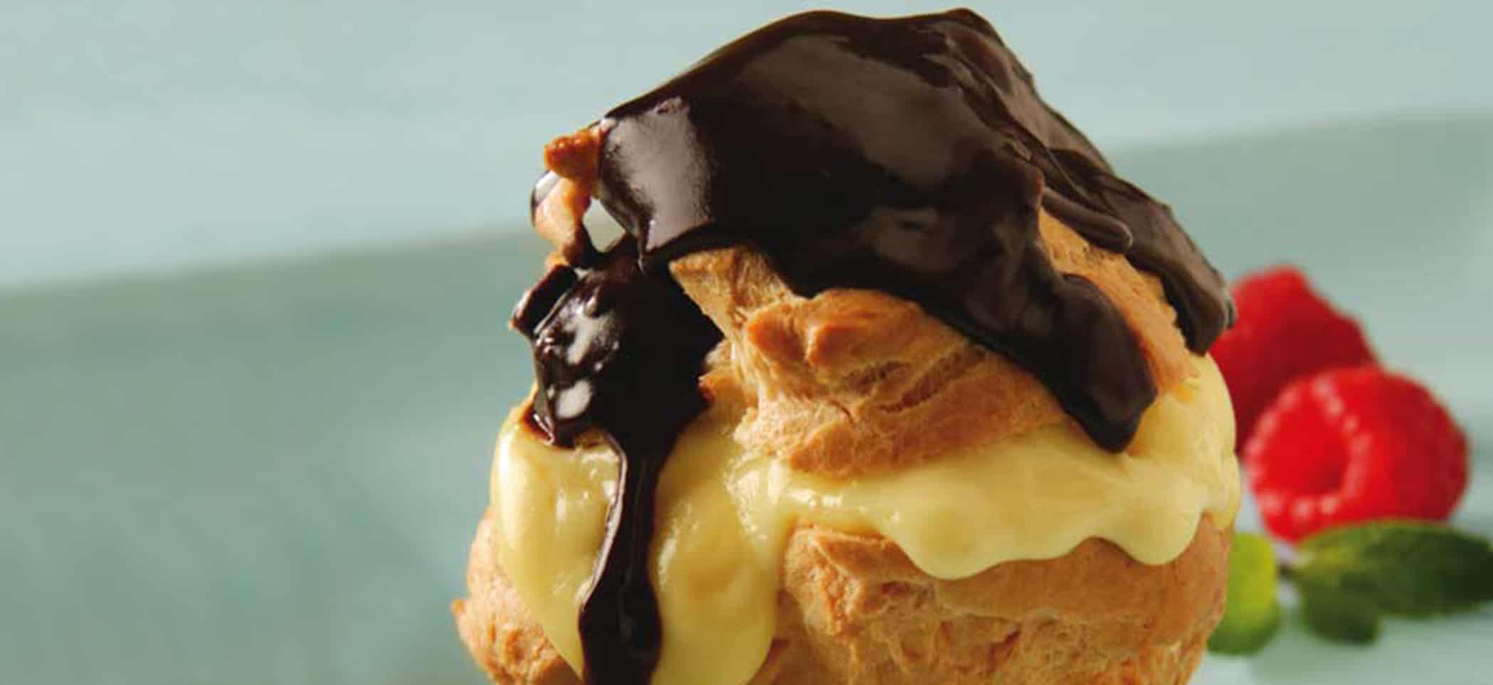 cream puff with chocolate sauce