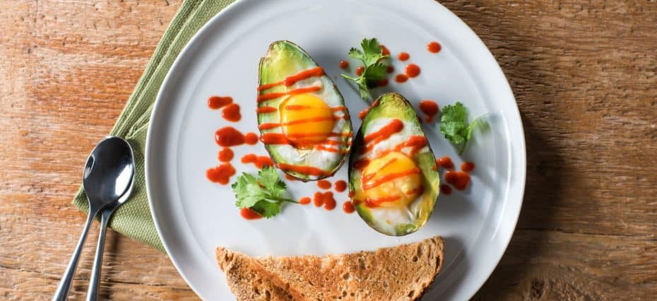 Spicy Sriracha Baked Avocado Eggs