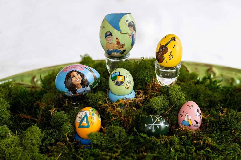 2024 First Lady's commemorative egg group
