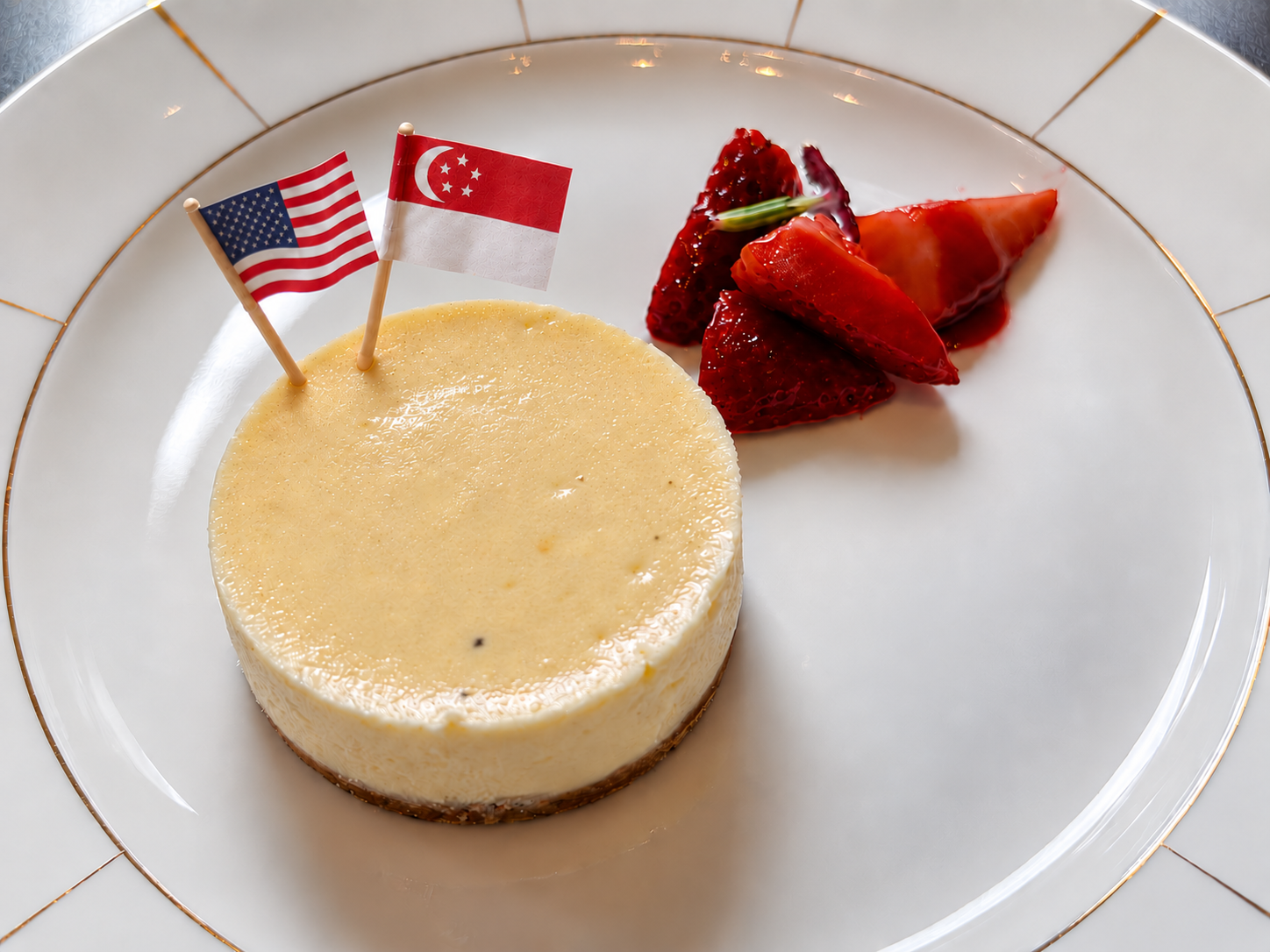 U.S. and Singapore flags displayed on a cheesecake made with U.S. eggs at Sheraton Towers Singapore